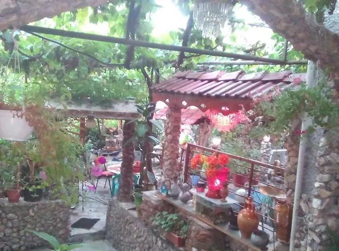 בית הארחה Karafil Gjirokastër