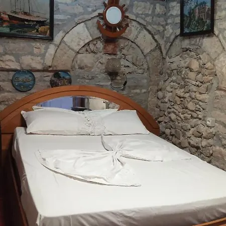 Karafil بيت ضيافة Gjirokastër