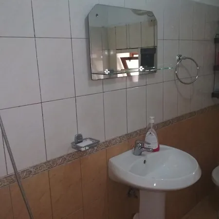 بيت ضيافة Karafil Gjirokastër