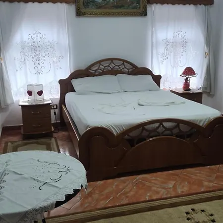 بيت ضيافة Karafil